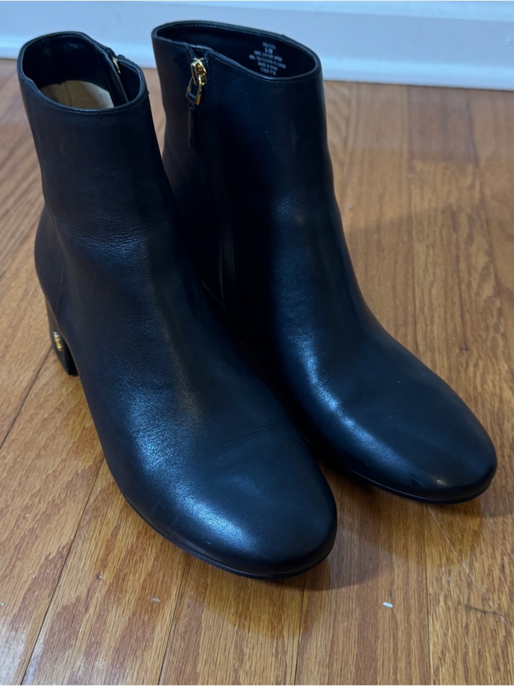 Lauren Ralph Lauren's Welford Women’s Black Leather Booties 9.5B - Picture 7 of 9